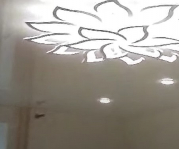 Завершен монтаж глянцевого потолка